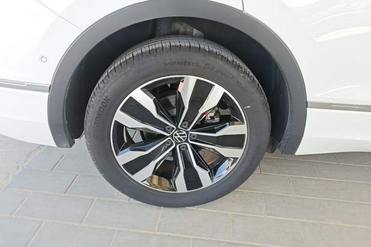 Used Volkswagen Tiguan L 2024 330TSI Automatic Two-Wheel Drive R-Line Enhanced Edition Right Rear Wheel Hub