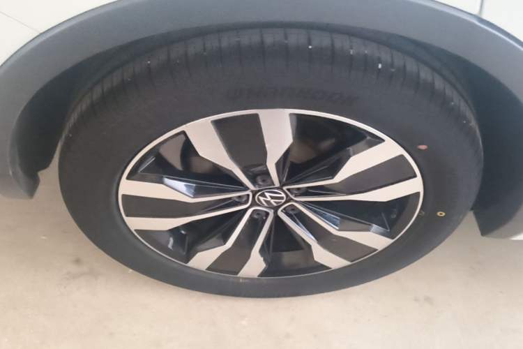 Used Volkswagen Tiguan L 2024 330TSI Automatic Two-Wheel Drive R-Line Enhanced Edition Right Rear Wheel Hub