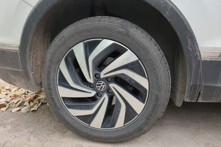 Used Volkswagen Tiguan L 2024 300TSI Automatic Two-Wheel Drive Smart Edition Right Rear Wheel Hub