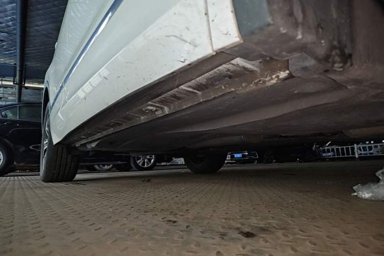Used Volkswagen Tiguan L 2024 330TSI Automatic Two-Wheel Drive R-Line Enhanced Edition Right Side Sill