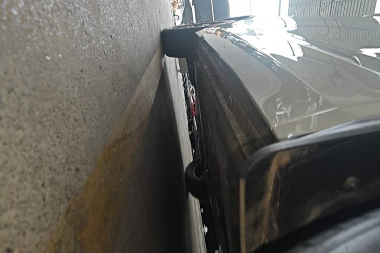 Used Volkswagen Tiguan L 2024 330TSI Automatic Two-Wheel Drive R-Line Enhanced Edition Right Side Sill