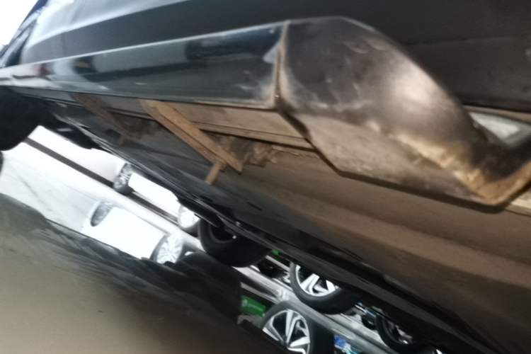 Used Volkswagen Tiguan L 2024 Outstanding Model 300TSI Automatic Two-Wheel Drive Longteng Edition Right Side Sill