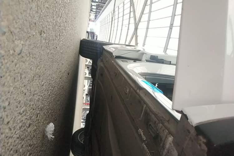 Used Volkswagen Tiguan L 2024 300TSI Automatic Two-Wheel Drive Smart Edition Right Side Sill