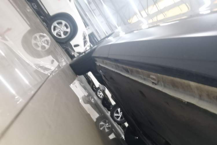 Used Volkswagen Tiguan L 2024 300TSI Automatic Two-Wheel Drive Smart Edition Right Side Sill