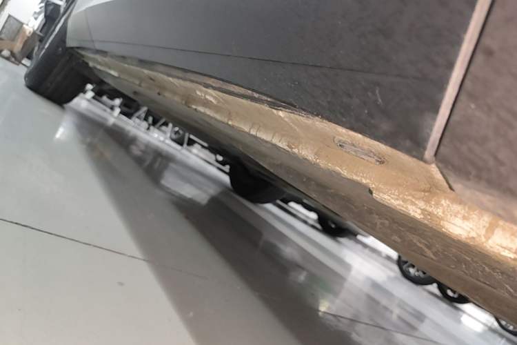 Used Volkswagen Tiguan L 2024 330TSI Automatic Two-Wheel Drive Smart Edition Right Side Sill