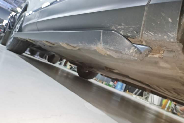 Used Volkswagen Tiguan L 2024 300TSI Automatic Two-Wheel Drive Smart Edition Right Side Sill