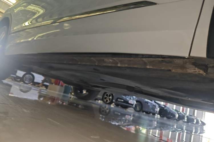 Used Volkswagen Tiguan L 2024 330TSI Automatic Two-Wheel Drive R-Line Enhanced Edition Right Side Sill
