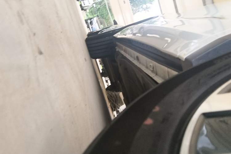 Used Volkswagen Tiguan L 2024 330TSI Automatic Two-Wheel Drive R-Line Enhanced Edition Right Side Sill