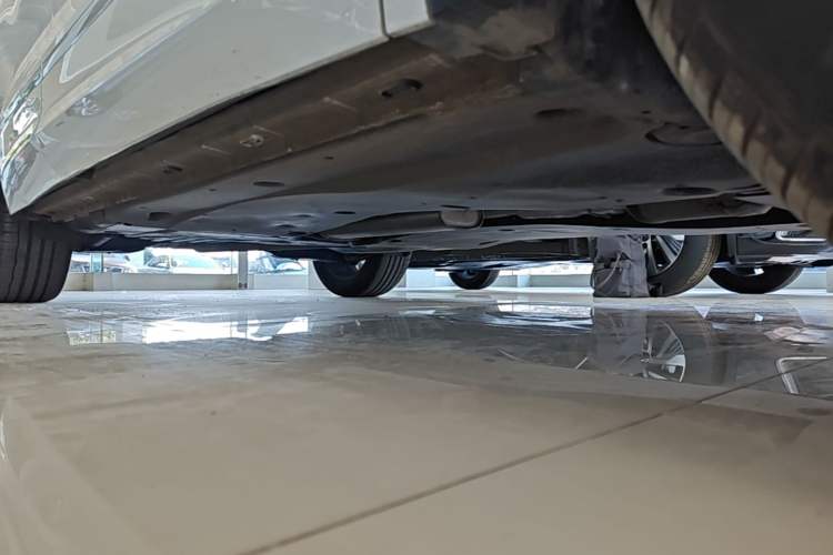 Used Volkswagen Tiguan L 2024 330TSI Automatic Two-Wheel Drive R-Line Enhanced Edition Right Side Sill