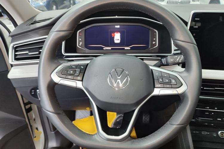 Used Volkswagen Tiguan L 2024 Outstanding Model 300TSI Automatic Two-Wheel Drive Longteng Edition Steering Wheel