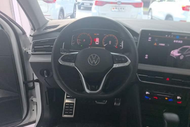 Used Volkswagen Tiguan L 2024 330TSI Automatic Two-Wheel Drive R-Line Enhanced Edition Steering Wheel