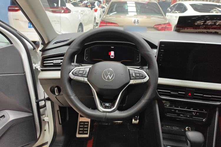Used Volkswagen Tiguan L 2024 330TSI Automatic Two-Wheel Drive R-Line Enhanced Edition Steering Wheel