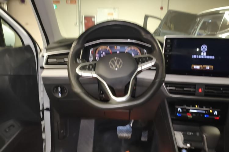 Used Volkswagen Tiguan L 2024 300TSI Automatic Two-Wheel Drive Smart Edition Steering Wheel