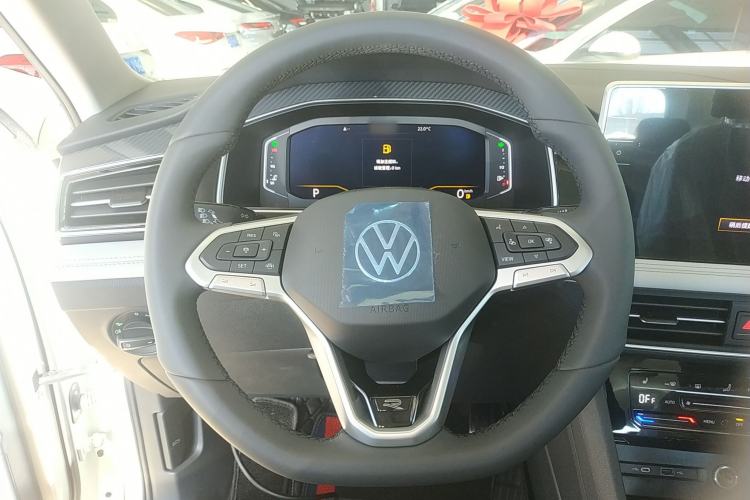 Used Volkswagen Tiguan L 2024 Outstanding Model 330TSI Automatic Two-Wheel Drive R-Line Dragon Glory Edition Steering Wheel