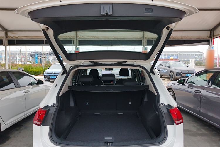 Used Volkswagen Tiguan L 2024 300TSI Automatic Two-Wheel Drive Smart Edition Trunk