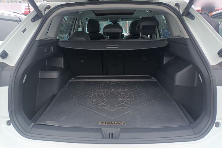 Used Volkswagen Tiguan L 2024 PRO 330TSI Two-Wheel Drive Smart Drive Edition Trunk