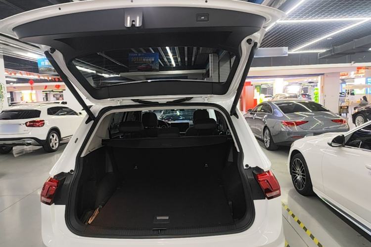 Used Volkswagen Tiguan L 2024 330TSI Automatic Two-Wheel Drive Smart Edition Trunk