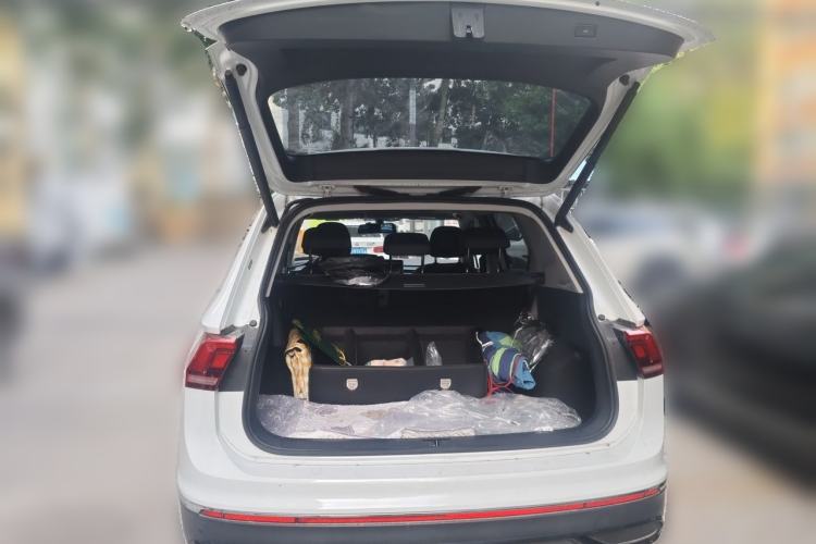 Used Volkswagen Tiguan L 2024 300TSI Automatic Two-Wheel Drive Smart Edition Trunk