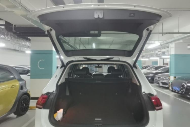 Used Volkswagen Tiguan L 2024 300TSI Automatic Two-Wheel Drive Smart Edition Trunk