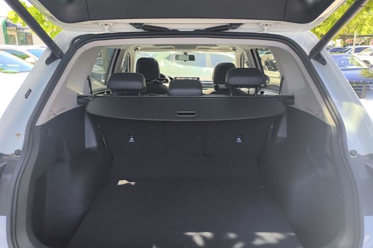Used Volkswagen Tiguan L 2024 Outstanding Model 300TSI Automatic Two-Wheel Drive Longteng Edition Trunk