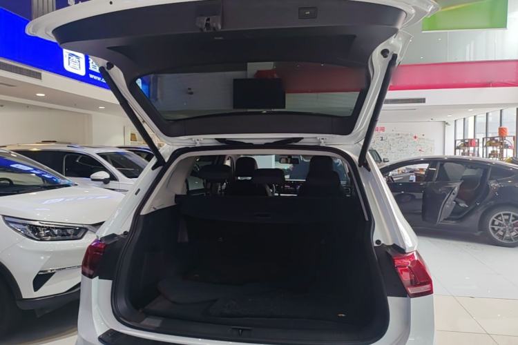 Used Volkswagen Tiguan L 2024 300TSI Automatic Two-Wheel Drive Smart Edition Trunk
