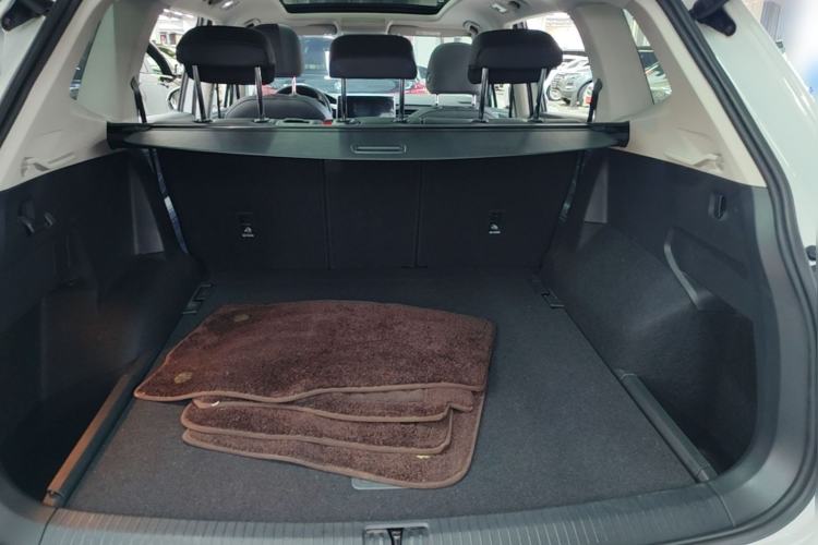 Used Volkswagen Tiguan L 2024 330TSI Automatic Two-Wheel Drive R-Line Enhanced Edition Trunk