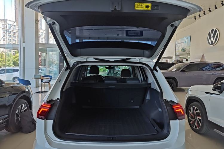 Used Volkswagen Tiguan L 2024 330TSI Automatic Two-Wheel Drive R-Line Enhanced Edition Trunk