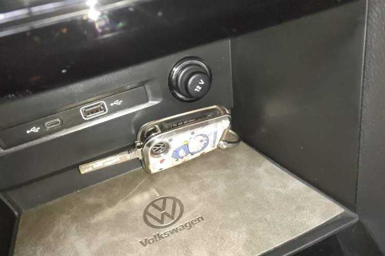 Used Volkswagen Tiguan L 2024 330TSI Automatic Two-Wheel Drive R-Line Enhanced Edition Vehicle Key