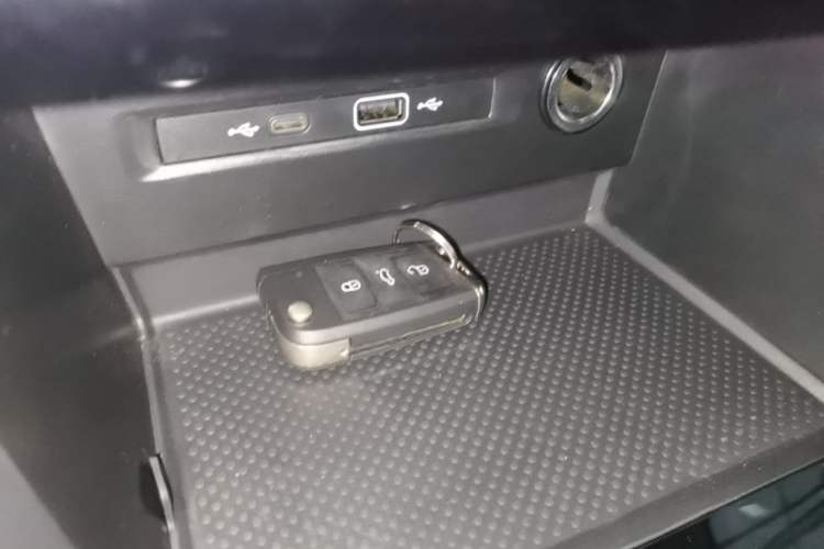 Used Volkswagen Tiguan L 2024 300TSI Automatic Two-Wheel Drive Smart Edition Vehicle Key