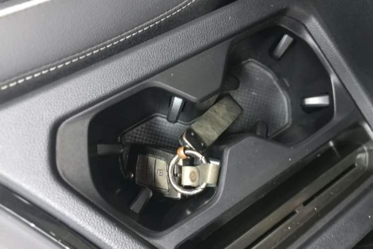 Used Volkswagen Tiguan L 2024 330TSI Automatic Two-Wheel Drive R-Line Enhanced Edition Vehicle Key