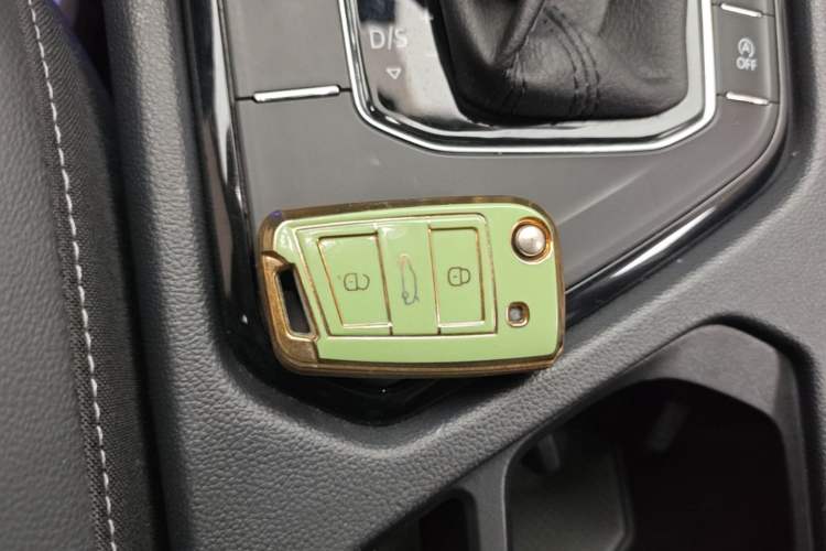 Used Volkswagen Tiguan L 2024 330TSI Automatic Two-Wheel Drive R-Line Enhanced Edition Vehicle Key