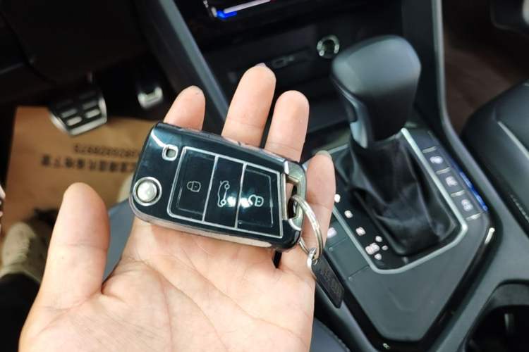 Used Volkswagen Tiguan L 2024 330TSI Automatic Two-Wheel Drive R-Line Enhanced Edition Vehicle Key