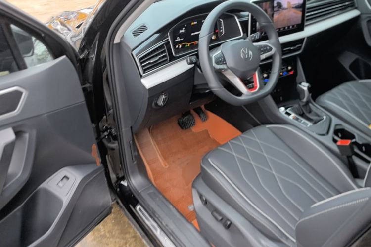 Used Volkswagen Tiguan L 2025 Model, Outstanding Version, 300TSI Automatic Two-Wheel Drive Longteng Edition Driver Seat
