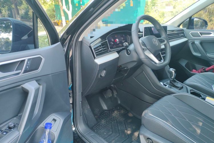 Used Volkswagen Tiguan L 2025 Model, Outstanding Version, 300TSI Automatic Two-Wheel Drive Longteng Edition Driver Seat