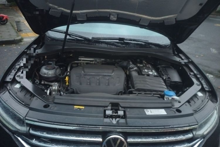 Used Volkswagen Tiguan L 2025 Model Outstanding Version 330TSI Automatic Two-Wheel Drive R-Line Longyao Edition Engine Bay