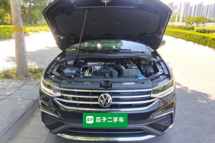 Used Volkswagen Tiguan L 2025 Model, Outstanding Version, 300TSI Automatic Two-Wheel Drive Longteng Edition Engine Bay