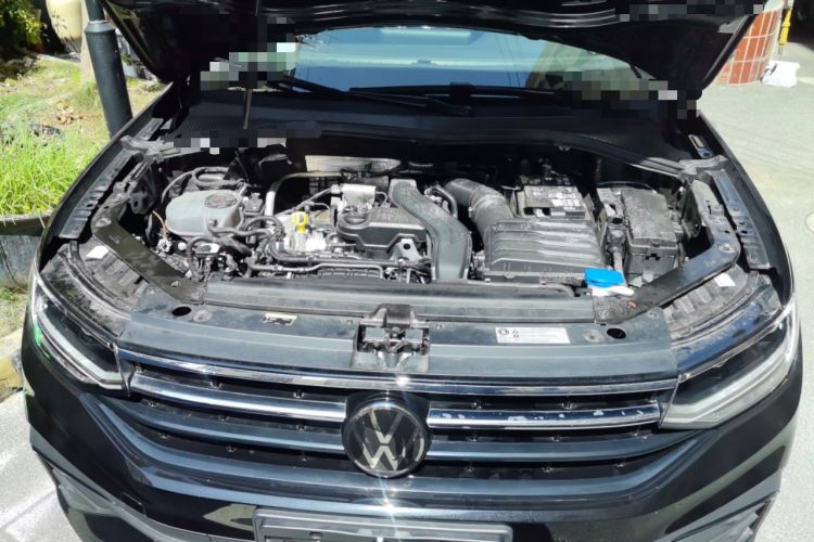 Used Volkswagen Tiguan L 2025 Model, Outstanding Version, 300TSI Automatic Two-Wheel Drive Longteng Edition Engine Bay