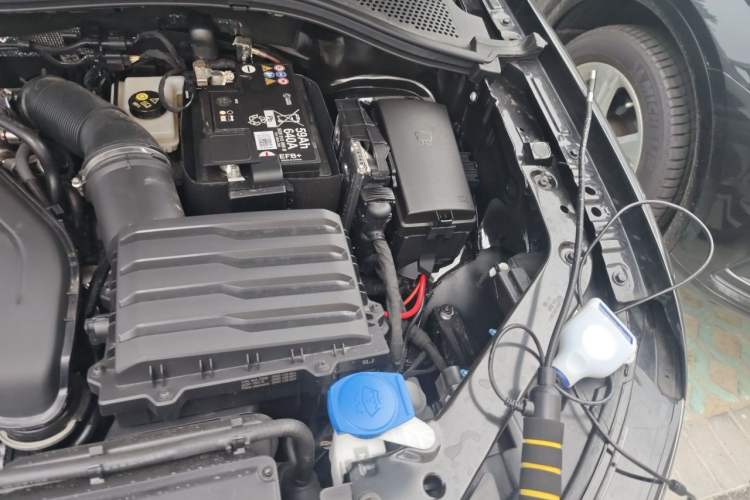 Used Volkswagen Tiguan L 2025 Model, Outstanding Version, 300TSI Automatic Two-Wheel Drive Longteng Edition Engine Bay Left