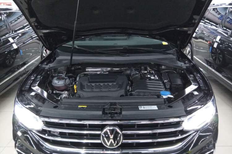 Used Volkswagen Tiguan L 2025 Model Outstanding Version 330TSI Automatic Two-Wheel Drive R-Line Longyao Edition Engine Bay