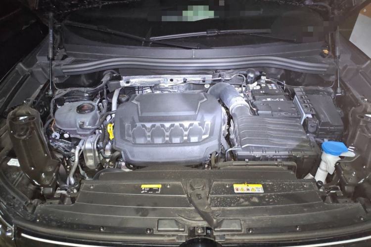 Used Volkswagen Tiguan L 2025 PRO 380TSI Two-Wheel-Drive R-Line Smart Edition Engine Bay