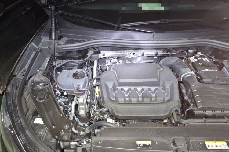 Used Volkswagen Tiguan L 2025 PRO 380TSI Two-Wheel-Drive R-Line Smart Edition Engine Bay Right