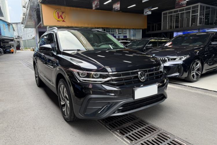 Used Volkswagen Tiguan L 2025 Model, Outstanding Version, 300TSI Automatic Two-Wheel Drive Longteng Edition Exterior 1