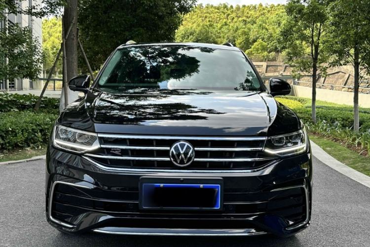 Used Volkswagen Tiguan L 2025 Model Outstanding Version 330TSI Automatic Two-Wheel Drive R-Line Longyao Edition Exterior 1