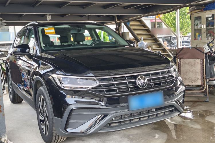 Used Volkswagen Tiguan L 2025 Model, Outstanding Version, 300TSI Automatic Two-Wheel Drive Longteng Edition Exterior 1