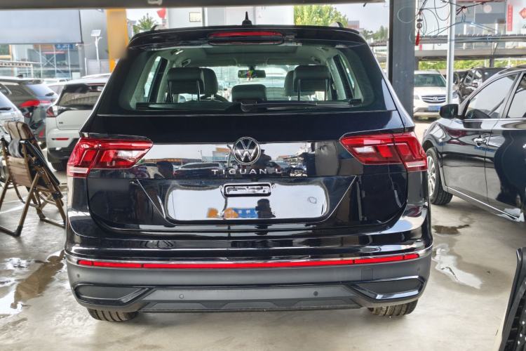 Used Volkswagen Tiguan L 2025 Model, Outstanding Version, 300TSI Automatic Two-Wheel Drive Longteng Edition Exterior 2