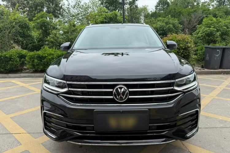 Used Volkswagen Tiguan L 2025 Model Outstanding Version 330TSI Automatic Two-Wheel Drive R-Line Longyao Edition Exterior 3