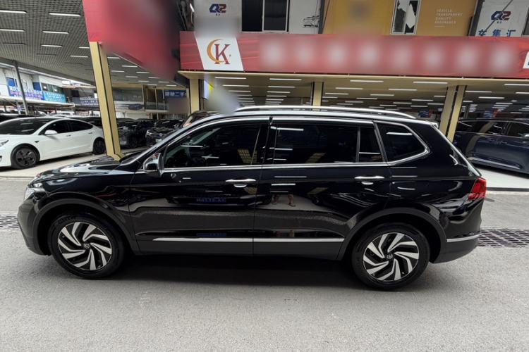 Used Volkswagen Tiguan L 2025 Model, Outstanding Version, 300TSI Automatic Two-Wheel Drive Longteng Edition Exterior 3