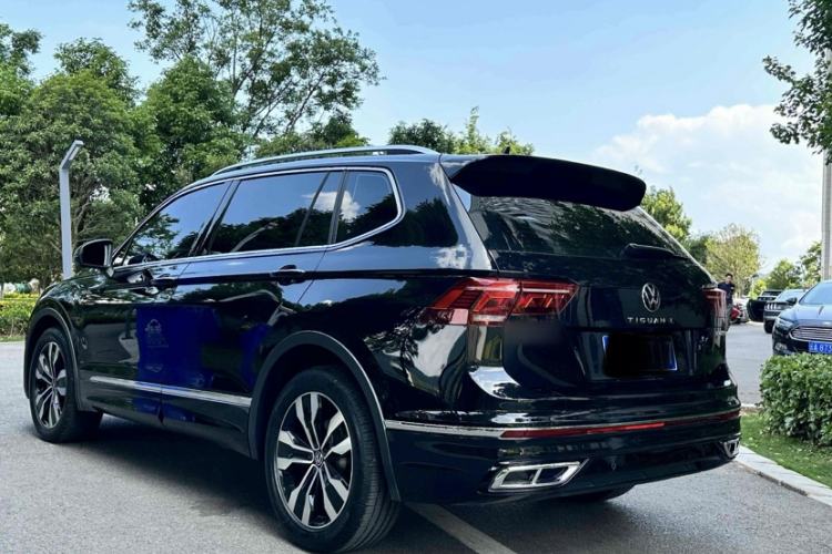 Used Volkswagen Tiguan L 2025 Model Outstanding Version 330TSI Automatic Two-Wheel Drive R-Line Longyao Edition Exterior 3
