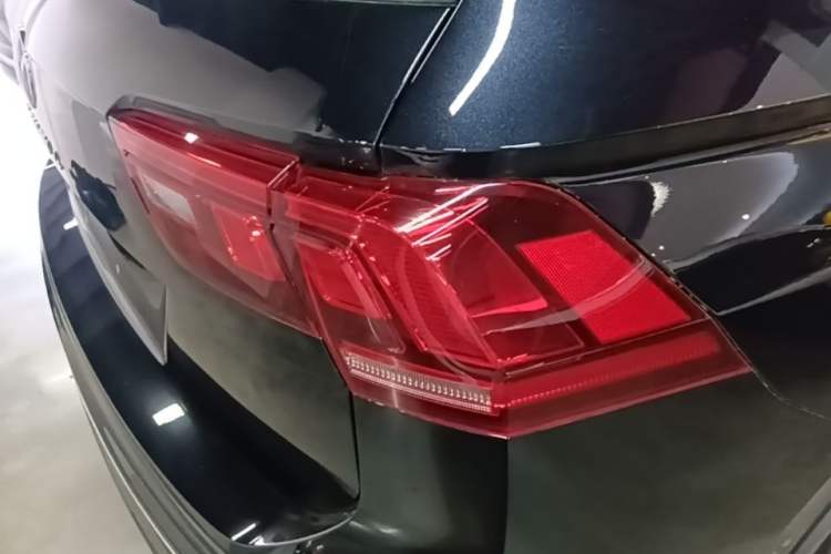 Used Volkswagen Tiguan L 2025 Model Outstanding Version 330TSI Automatic Two-Wheel Drive R-Line Longyao Edition Exterior 3