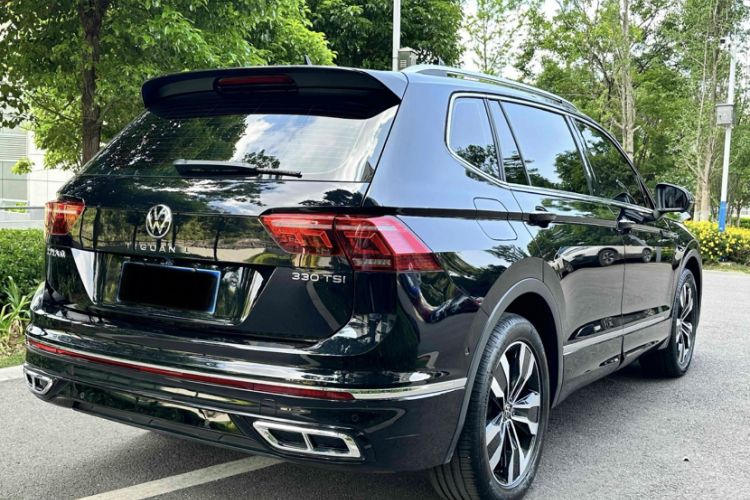 Used Volkswagen Tiguan L 2025 Model Outstanding Version 330TSI Automatic Two-Wheel Drive R-Line Longyao Edition Exterior 4